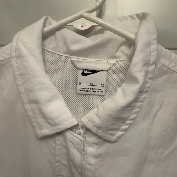 Nike white Women's Sportswear Essential Full-Zip Crop Jacket sz XL - Picture 4 of 5